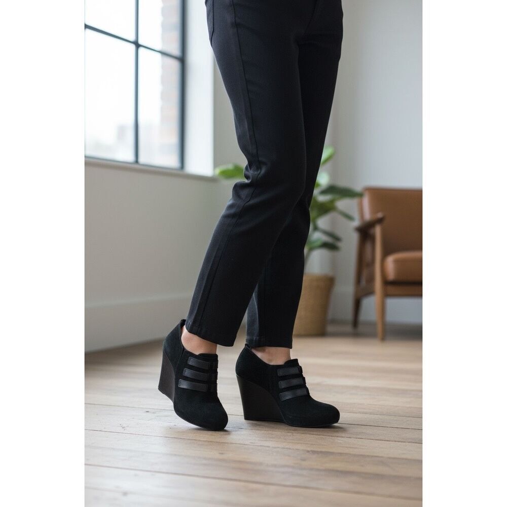 Tory Burch Gabrielle Buckle Suede black Wedge Booties size 6.5M women’s